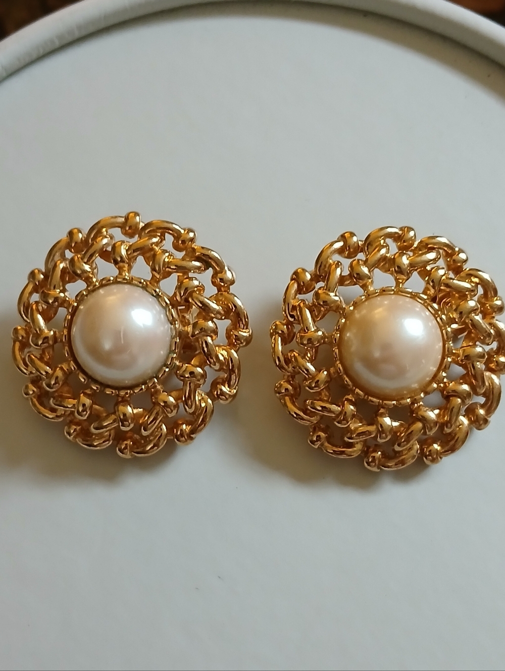 Vintage 80s clip on earrings